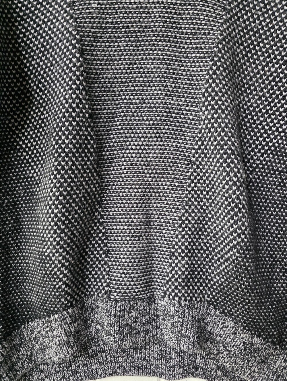 Lululemon Yogi Crewneck Sweater Black Heathered Grey Merino Wool Size 10 W3H34S - Picture 3 of 7